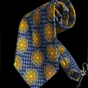 Luxurious Silk Vintage Blue and Gold Medallion Tie